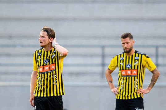 Häckens Erik Friberg och Joona Toivio deppar