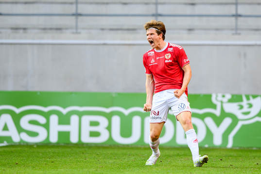 Kalmars Oliver Berg jublar