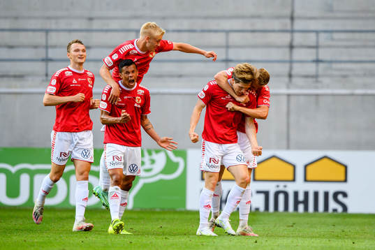 Kalmars Oliver Berg jublar