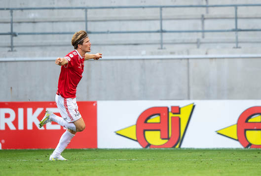 Kalmars Oliver Berg jublar