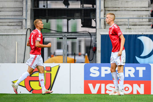 Kalmars Rasmus Sjöstedt och Johan Stenmark jublar