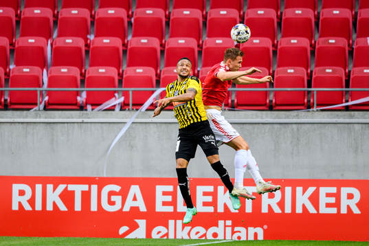 Kalmars Piotr Johansson och Häckens Martin Olsson