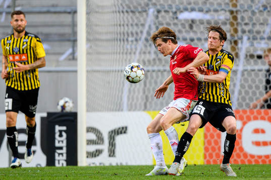 Kalmars Oliver Berg och Häckens Erik Friberg