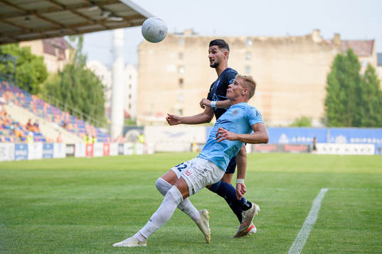 Antonio Colak of Malmö FF and Wesley Nata of Riga