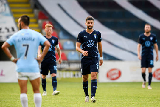 Antonio Colak of Malmö FF looks dejected