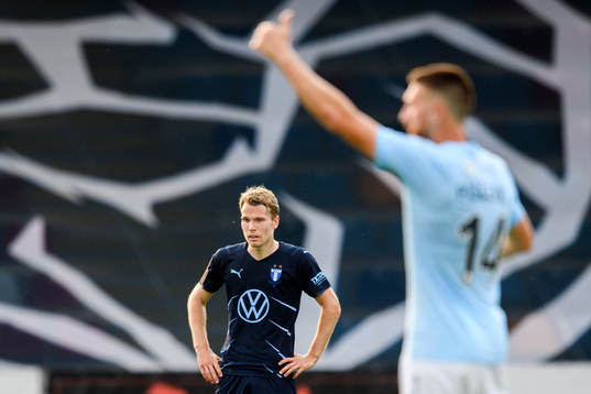 Oscar Lewicki of Malmö FF looks dejected