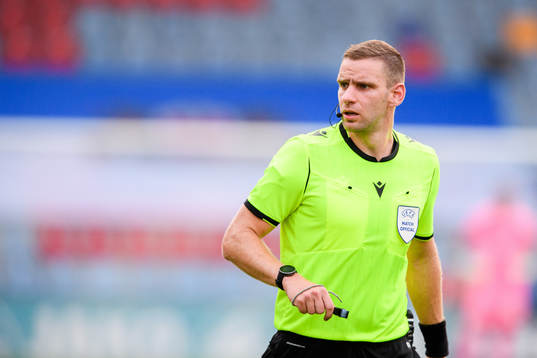 Referee Gergo Bogar