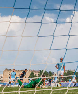 Antonio Colak of Malmö FF celebrates