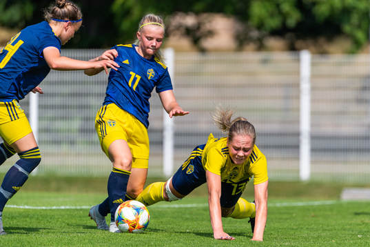 s Matilda Nilden och F18:s Alice Bergström