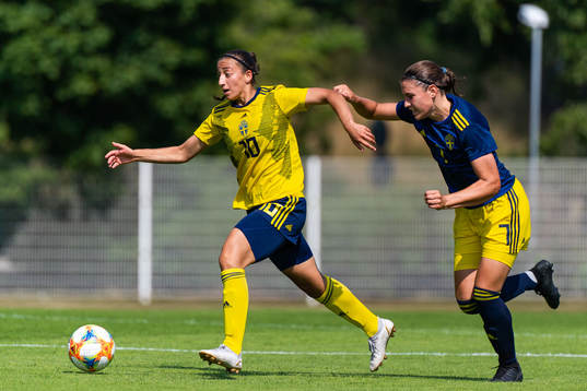 Bläddra bland fler bilder av Fotboll, Sverige, Internmatch, F18 - F17