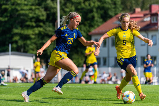 s Lisa Frisk och F18:s Evelina Pettersson