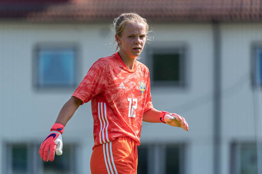 s målvakt Nadine Allard