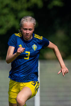 s Lisa Löwing