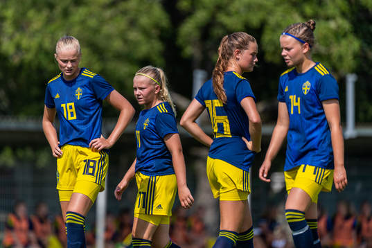 s Hanna Stenberg, Matilda Nilden, Svea Renberg och Chloe
