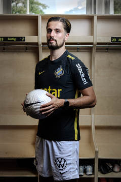 s nyförvärv Zachary Elbouzedi