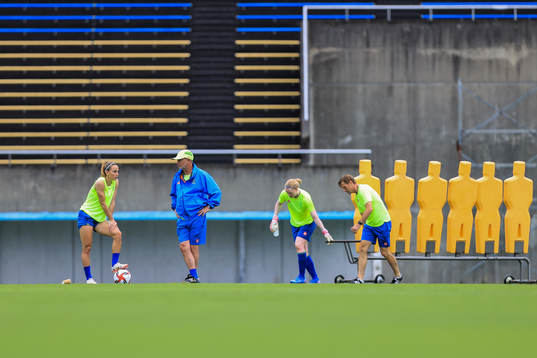 Kosovare Asllani and Peter Gerhardsson, head coach of the