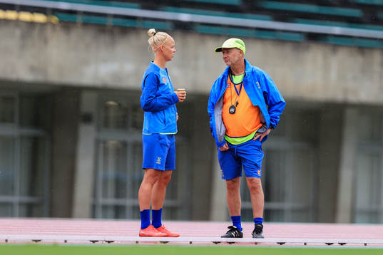 Caroline Seger and Peter Gerhardsson, head coach of the