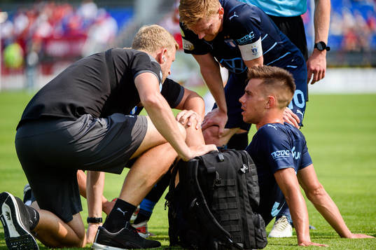 Malmö FFs Jonas Knudsen har ont