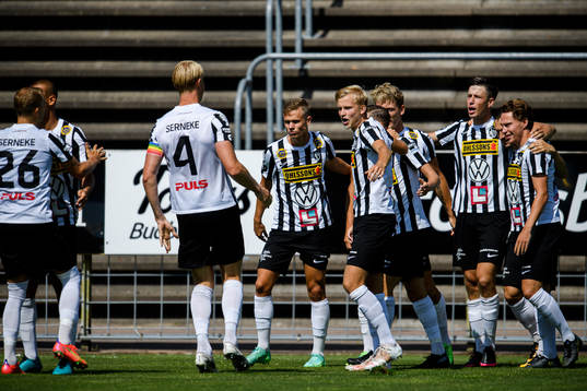 Landskronas spelare jublar