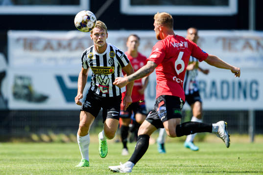 Landskronas Robin Hofsö och Trelleborgs Jesper Modig