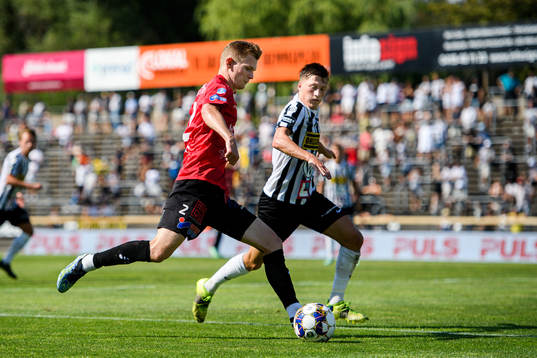 Trelleborgs Fritiof Björkén och Landskronas Kevin Jensen