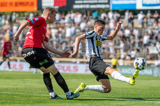 Trelleborgs Fritiof Björkén och Landskronas Kevin Jensen