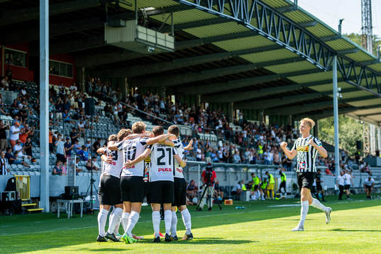 Landskronas spelare jublar