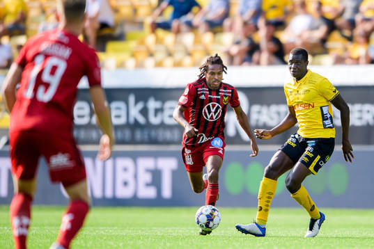 Elfsborgs Maudo Lamine Jarjué och Östersunds Francis