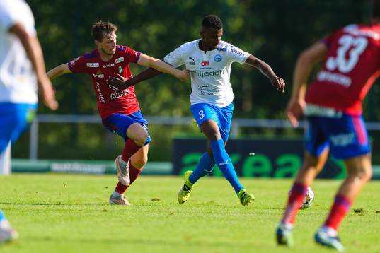 Östers Nicolas Mortensen och Värnamos Bernardo Vilar
