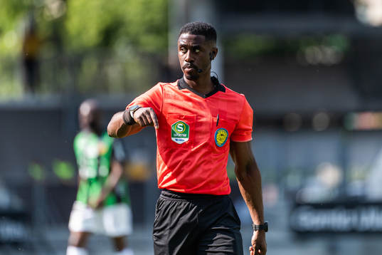 Domare Fredrik Oppong