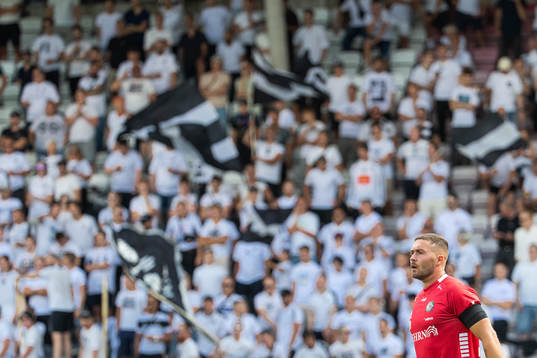 Örebros målvakt Mergim Krasniqi deppar