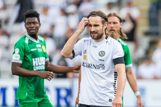 Örebros Kevin Walker deppar