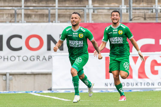 Hammarbys Mohanad Jeahze jublar bredvid Astrit Selmani