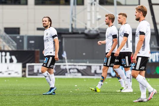Örebros Kevin Walker deppar