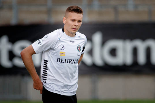 Örebros Jake Larsson deppar