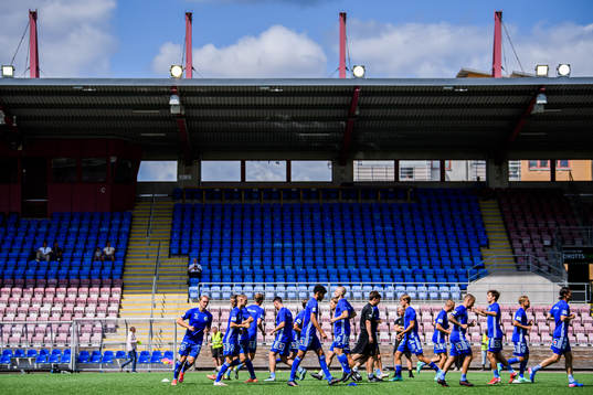Sundsvalls spelare värmer upp