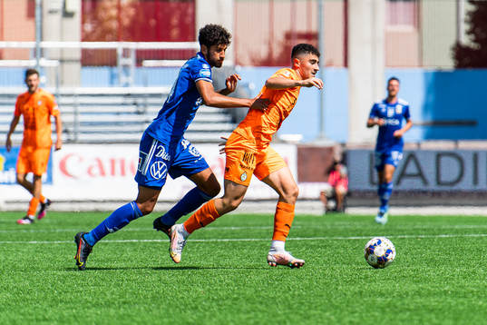 Sundsvalls Paya Pichkah och AFC Eskilstunas Ismet Lushaku