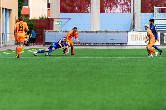Sundsvalls Niklas Dalhström och AFC Eskilstunas Ashley