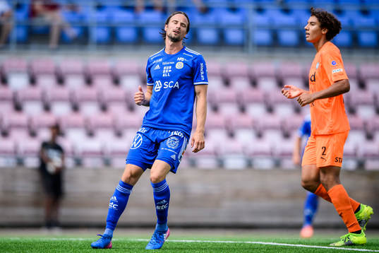 Sundsvalls Linus Hallenius deppar