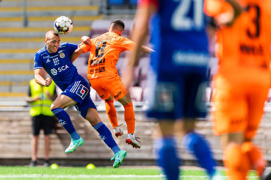 Sundsvalls Dennis Olsson och AFC Eskilstunas André Alsanati