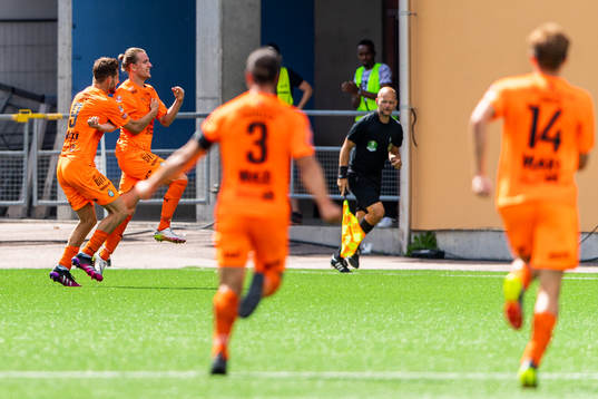 AFC Eskilstunas Viktor Götesson jublar