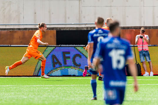 AFC Eskilstunas Viktor Götesson jublar