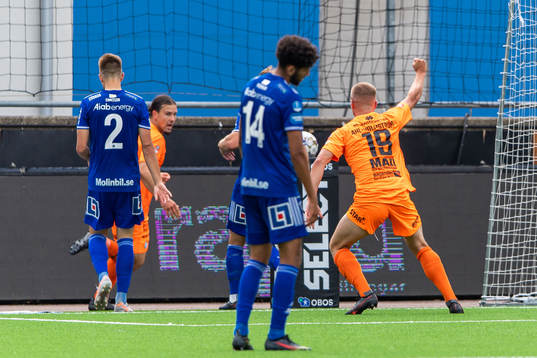 AFC Eskilstunas Alexander Ahl Holmström jublar