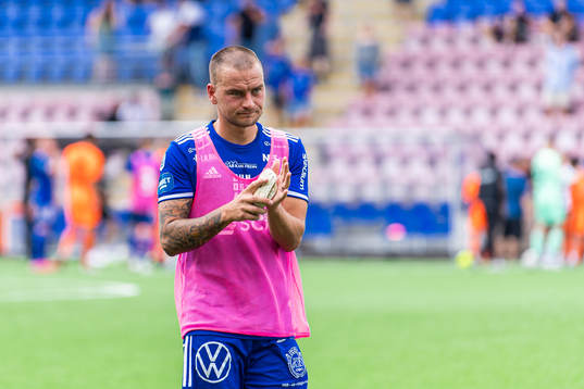 Sundsvalls Anton Eriksson tackar supportrarna