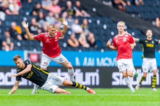 s Bojan Radulovic och Kalmars Rasmus Sjöstedt
