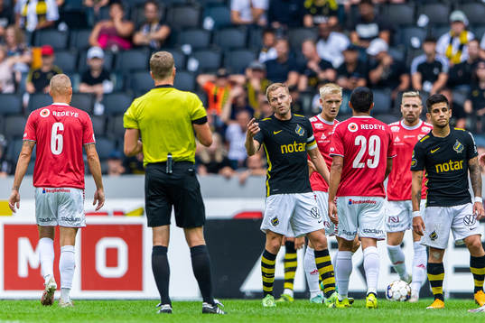 s Sebastian Larsson