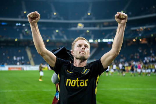 s Sebastian Larsson jublar