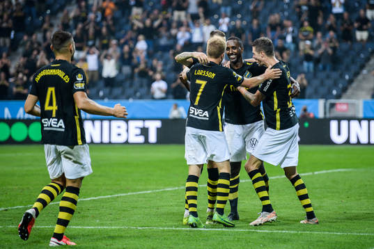 s Sebastian Larsson jublar