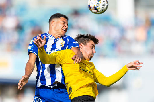 IFK Göteborgs Alexander Jallow och Mjällbys Jesper