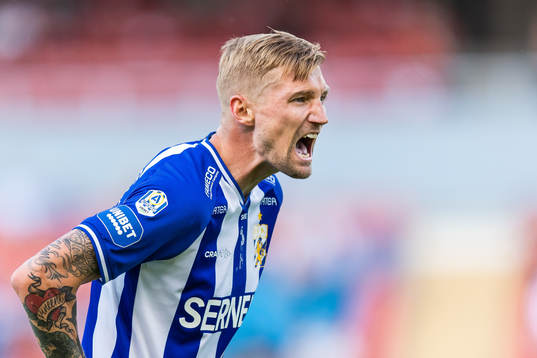 IFK Göteborgs Sebastian Eriksson reagerar